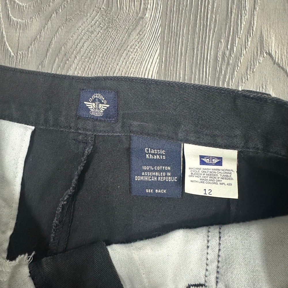 Dockers Classic Khakis Black‎ Pleated Shorts Women Size 12 Cotton Casual - Picture 3 of 7